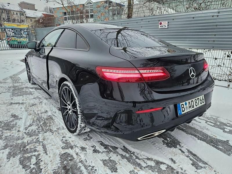 Gebraucht Mercedes E300 245 PS (180 kW) 2019 Schwarz Coupé