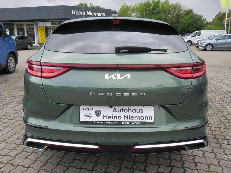 Neu Kia ProCeed GT-Line 140 PS (102 kW) 2025 Experience green metallic Kleinwagen