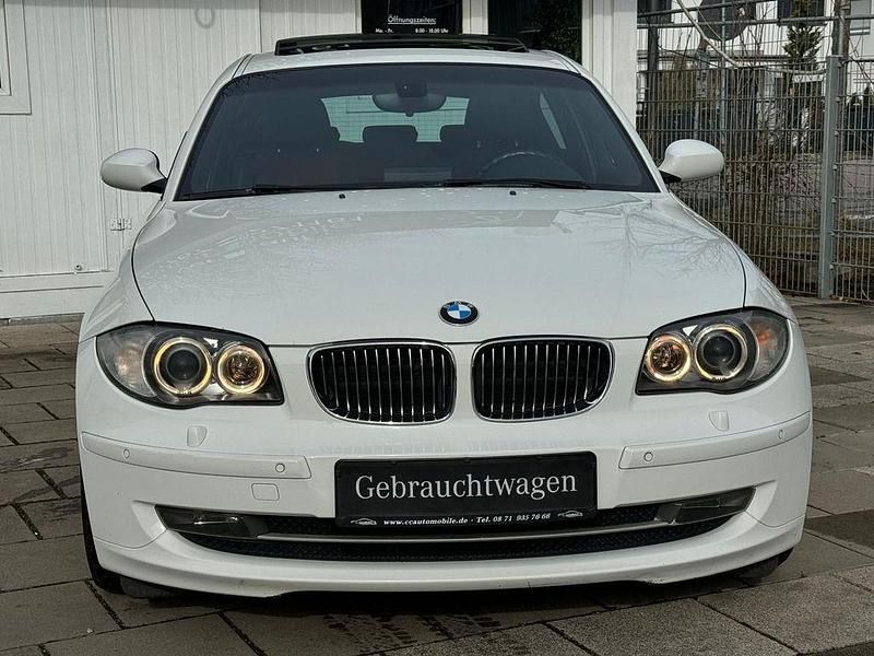 Gebraucht BMW 130 Sport Line 265 PS (194 kW) 2008 Weiß Kleinwagen