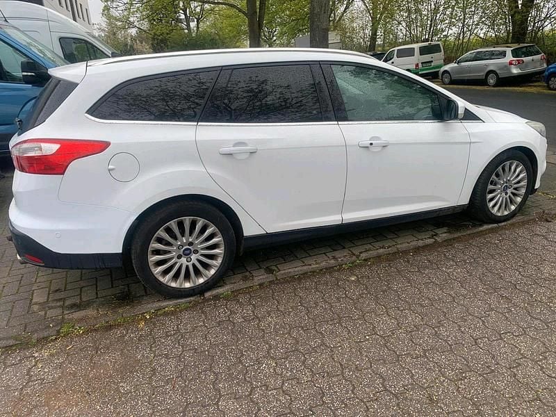Gebraucht Ford Focus 140 PS (102 kW) 2012 Kombi