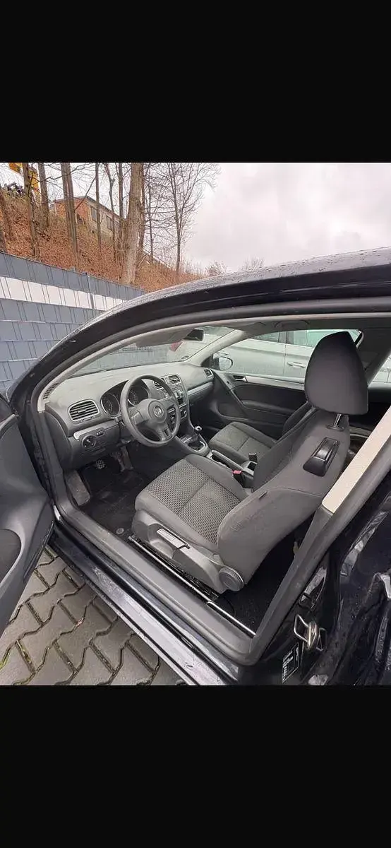 Gebraucht VW Golf VI 86 PS (63 kW) 2011 Schwarz Kleinwagen