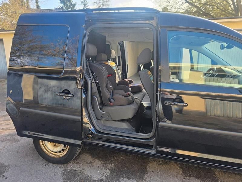 Gebraucht VW Caddy Trendline 102 PS (75 kW) 2013 Schwarz Van / Kleinbus