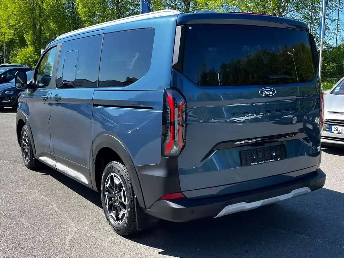 Gebraucht Ford Tourneo Active 150 PS (110 kW) 2025 Blau Van / Kleinbus
