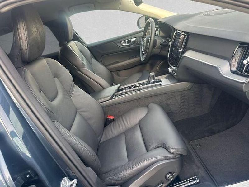Gebraucht Volvo V60 Plus 197 PS (144 kW) 2025 Denim blue Kombi