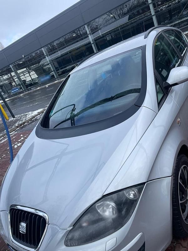 Gebraucht Seat Altea XL 105 PS (77 kW) 2011 Silber Van / Kleinbus