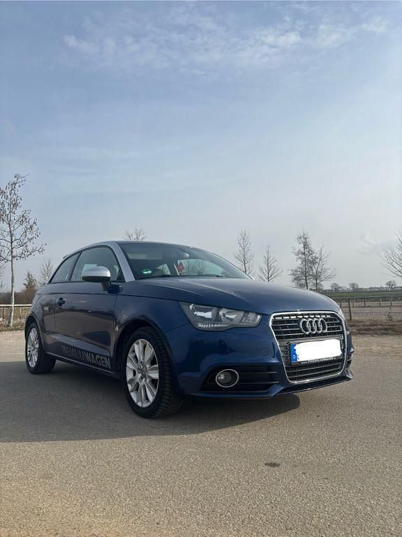 Gebraucht Audi A1 Sport 86 PS (63 kW) 2011 Blau Kleinwagen