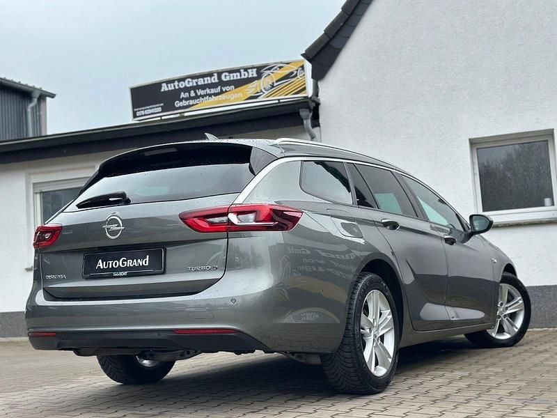 Second-hand Opel Insignia Dynamic 170 CP (125 kW) 2018 Gri Break