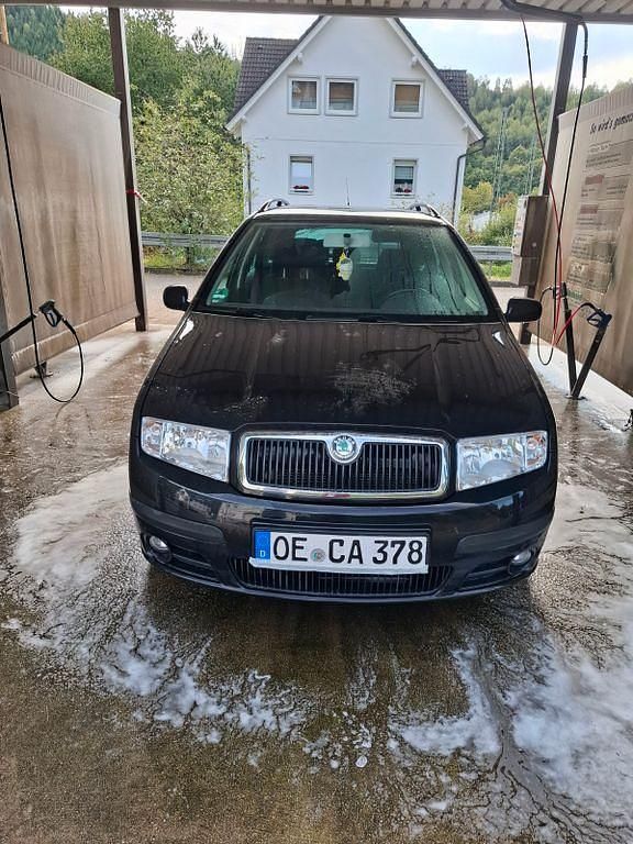 Schwarz Gebraucht 2006 Skoda Fabia Classic Kleinwagen | 1.600 € (Fairer Preis) - Bild 1/3