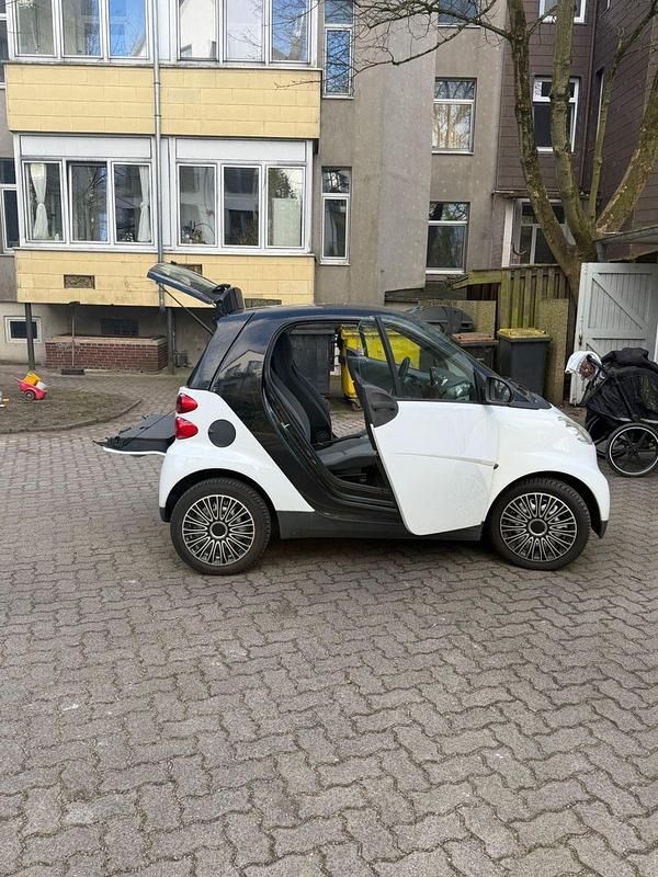 Gebraucht Smart ForTwo Coupé 61 PS (44 kW) 2010 Weiß Coupé