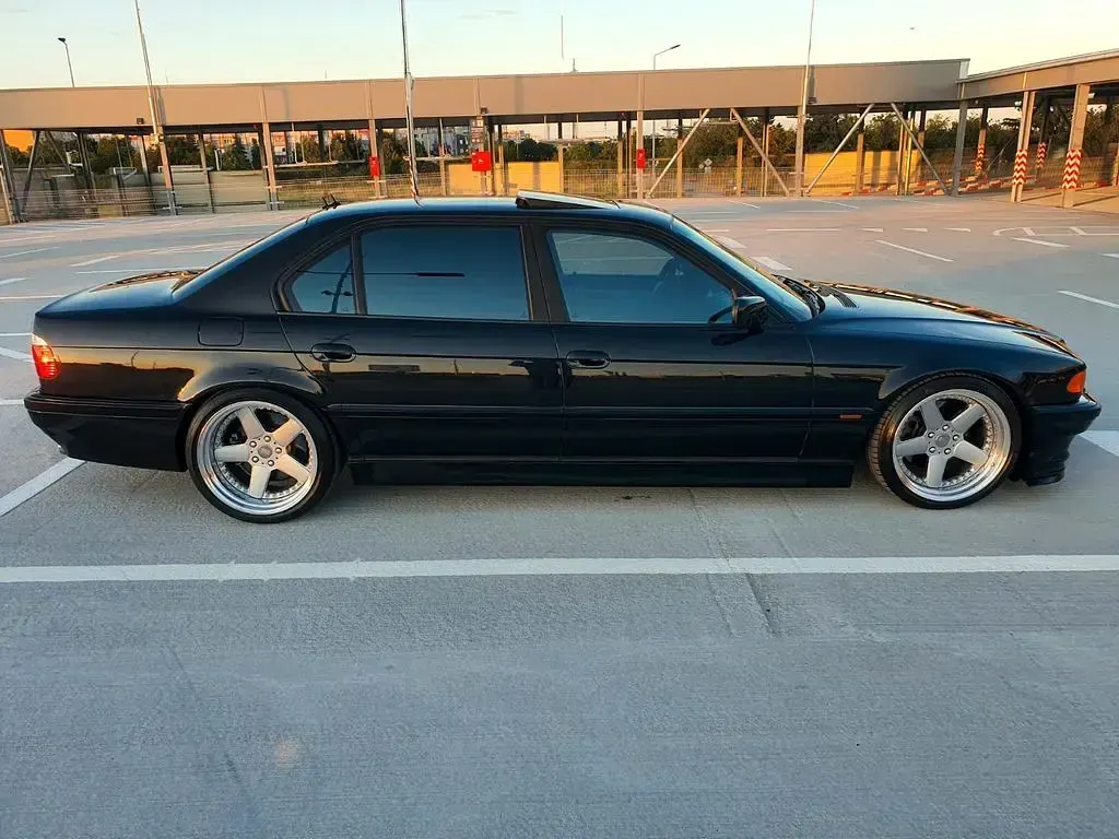 Gebraucht BMW 750L Shadowline 326 PS (239 kW) 2001 Schwarz Limousine