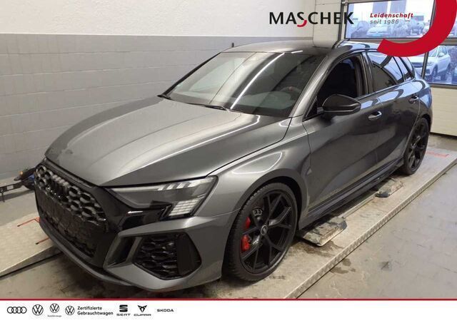 Grau Gebraucht 2022 Audi RS3 Kleinwagen | 55.440 € (Guter Preis) - Bild 1/2