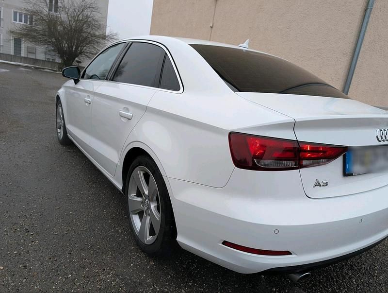 Gebraucht Audi A3 Design 150 PS (110 kW) 2015 Weiß Limousine