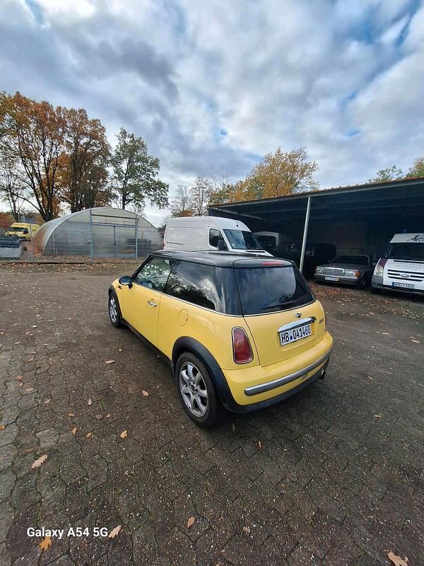 Gelb Gebraucht 2002 Mini Cooper Kleinwagen | 900 € - Bild 1/4