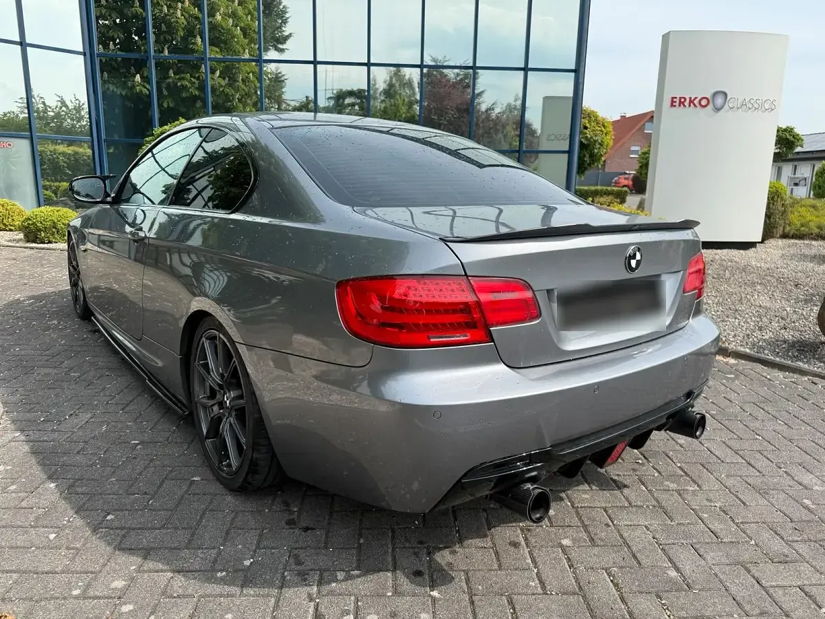 Gebraucht BMW 320 M Sport 204 PS (150 kW) 2011 Grau Coupé