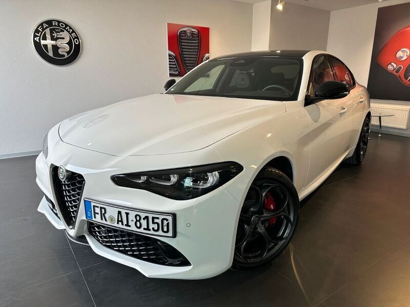 Weiß Gebraucht 2025 Alfa Romeo Giulia Limousine | 55.000 € - Bild 1/4