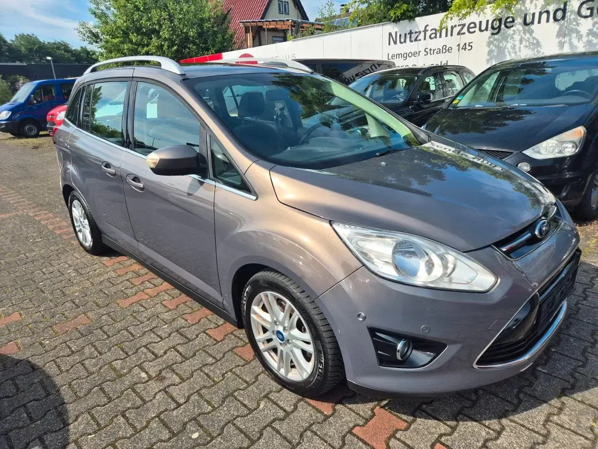 Gebraucht Ford Grand C-Max Titanium 140 PS (102 kW) 2013 Braun Van / Kleinbus