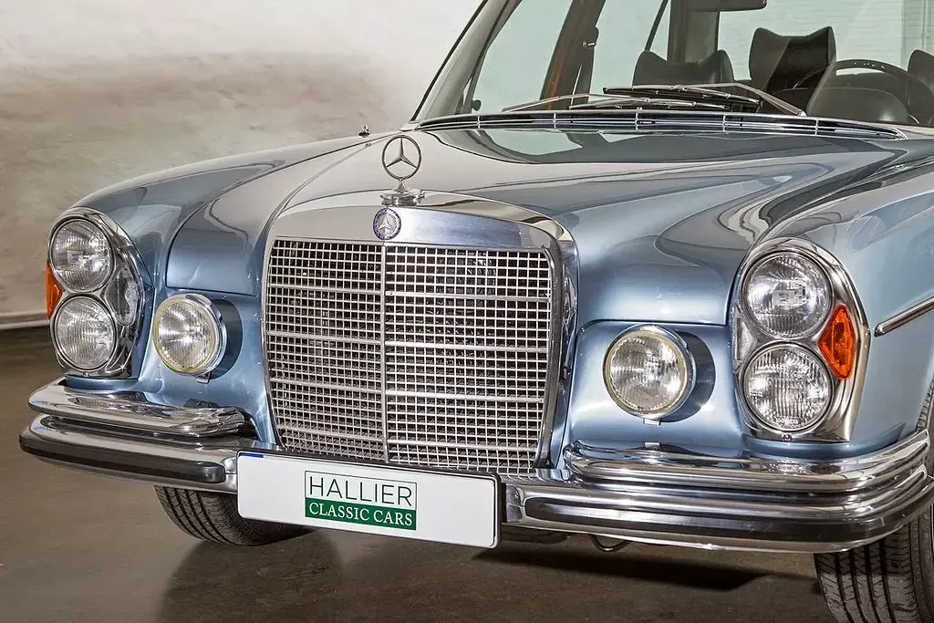 Gebraucht Mercedes 300 Classic 250 PS (183 kW) 1970 Db 906 graublaumetallic Limousine