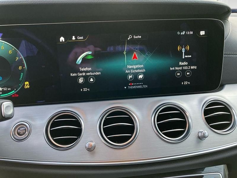 Gebraucht Mercedes E300 AMG 211 PS (155 kW) 2022 Grau Limousine