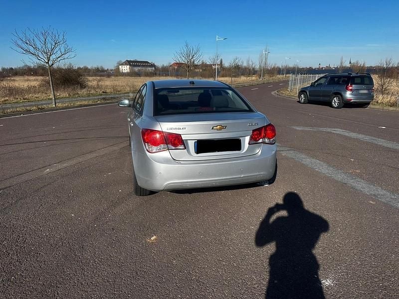 Gebraucht Chevrolet Cruze 160 PS (117 kW) 2012 Grau Kleinwagen