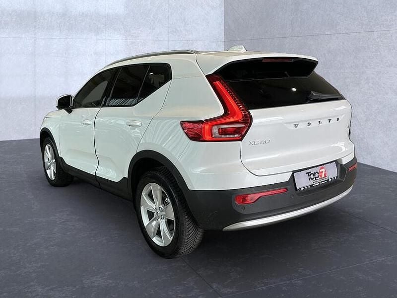 Gebraucht Volvo XC40 Core 163 PS (119 kW) 2024 Weiss SUV