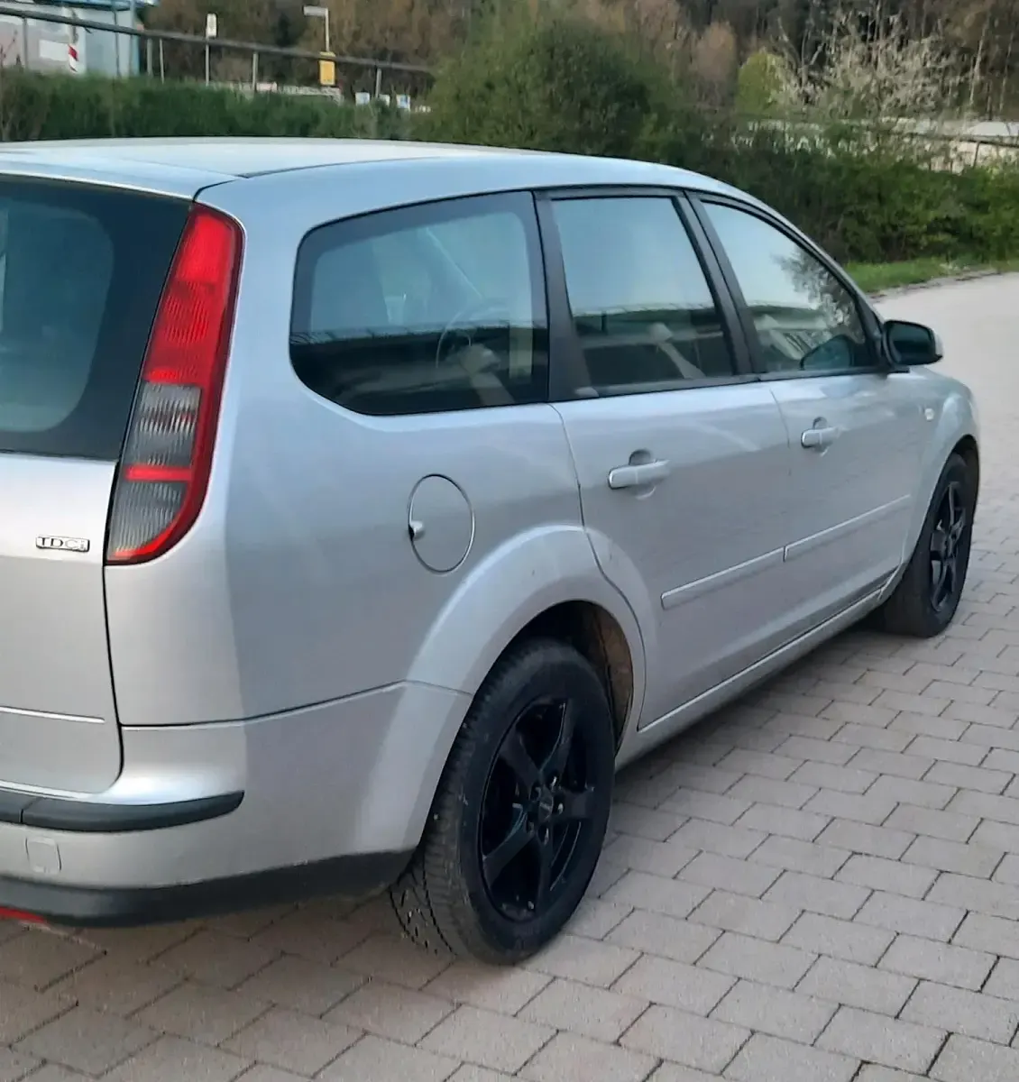 Gebraucht Ford Focus 105 PS (77 kW) 2007 Grau Kombi
