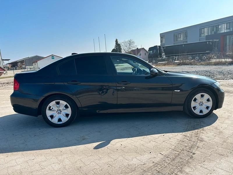 Gebraucht BMW 318 129 PS (94 kW) 2006 Schwarz Limousine