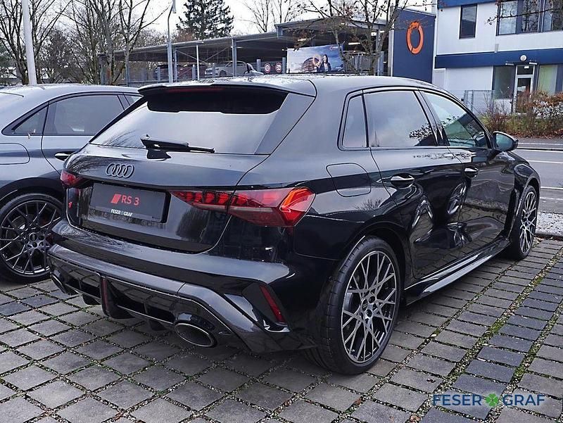 Gebraucht Audi RS3 Ambiente 400 PS (294 kW) 2025 Mythosschwarz metallic Limousine