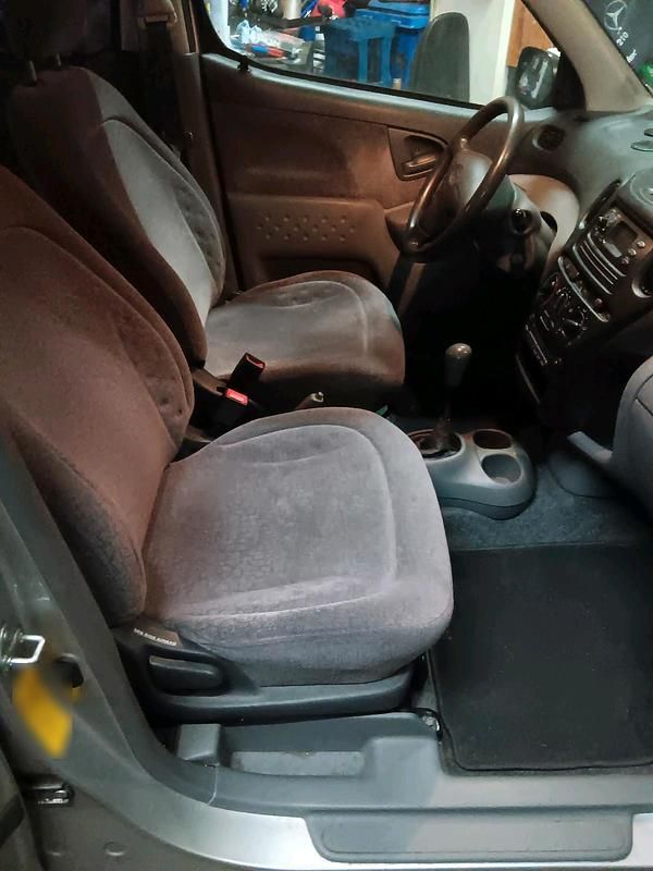 Gebraucht Toyota Yaris Verso 2001 Silber Van / Kleinbus