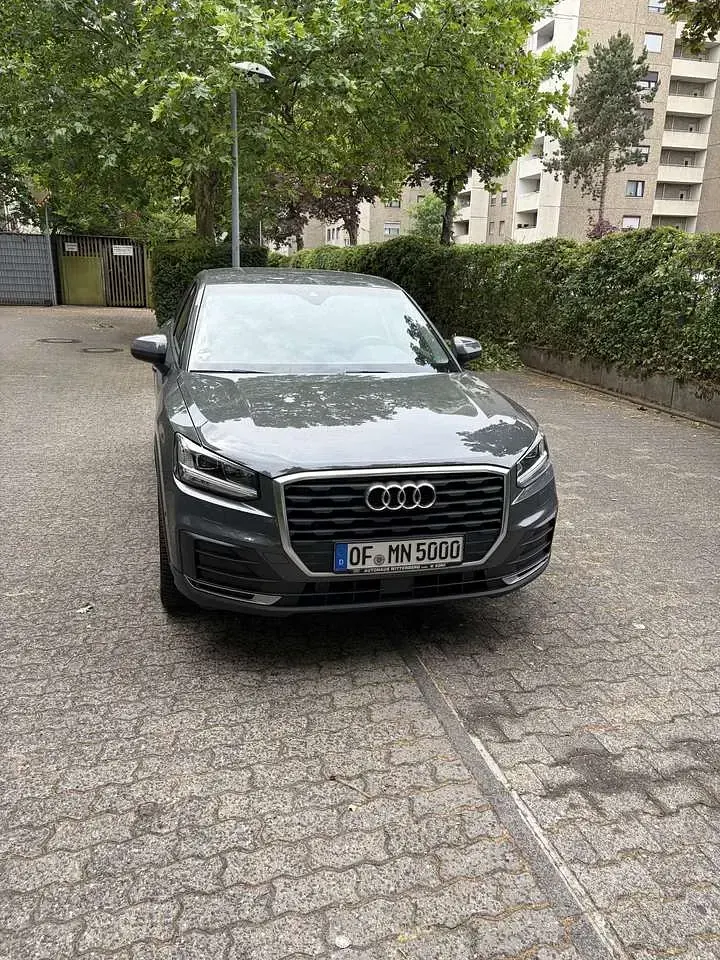 Gebraucht Audi Q2 Basis 150 PS (110 kW) 2017 Grau SUV
