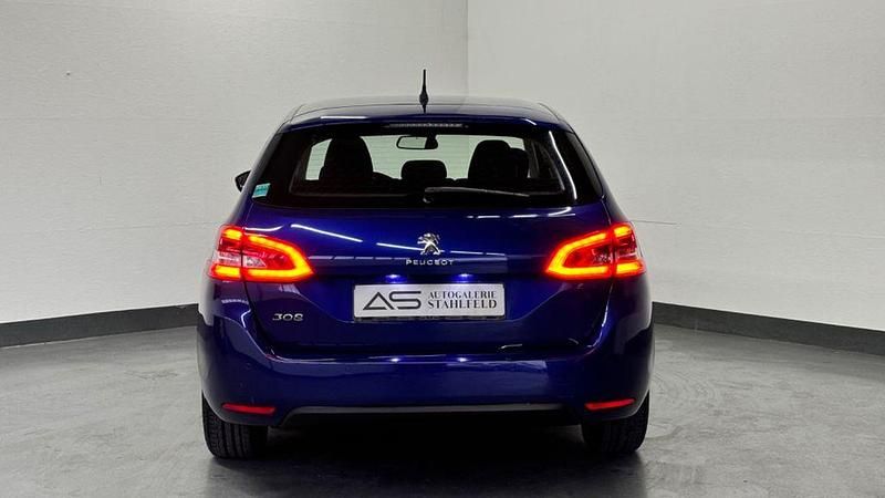 Gebraucht Peugeot 308 SW Active 131 PS (96 kW) 2019 Blau Kombi