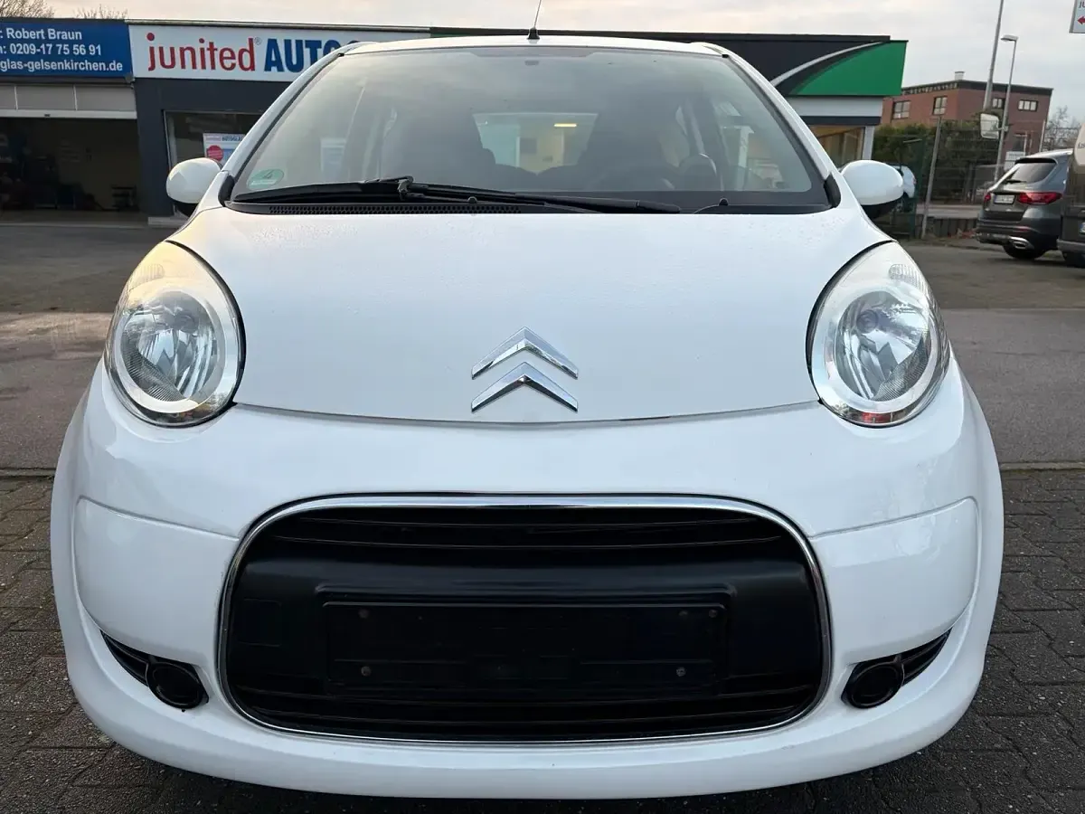 Gebraucht Citroën C1 70 PS (51 kW) 2011 Weiß Kleinwagen