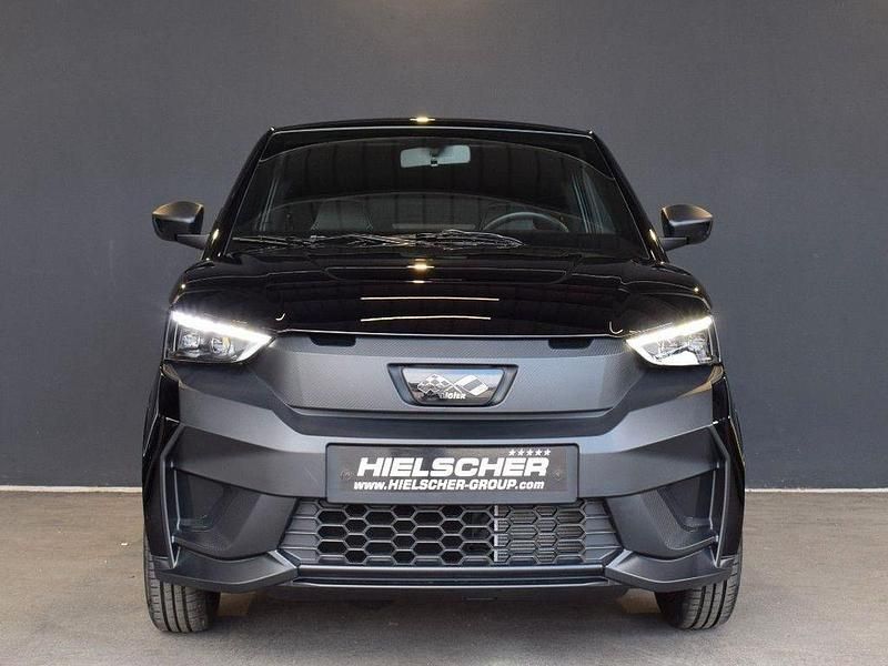 Neu Ligier JS50 2025 Schwarz Kleinwagen