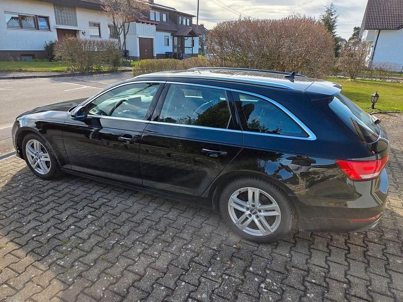 Gebraucht Audi A4 Ambiente 218 PS (160 kW) 2016 Schwarz Kombi