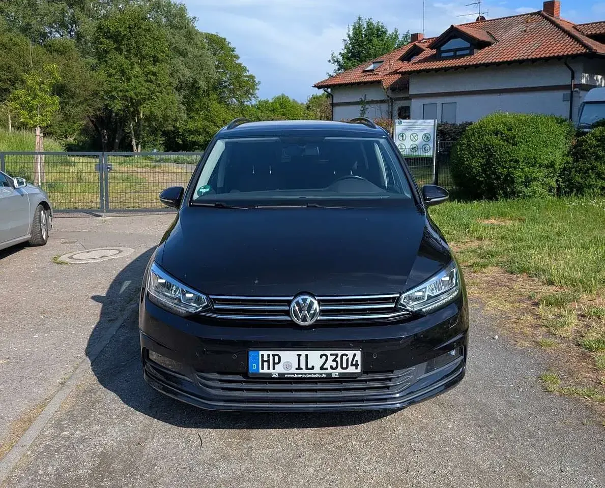 Gebraucht VW Touran Comfortline 150 PS (110 kW) 2018 Schwarz Van / Kleinbus