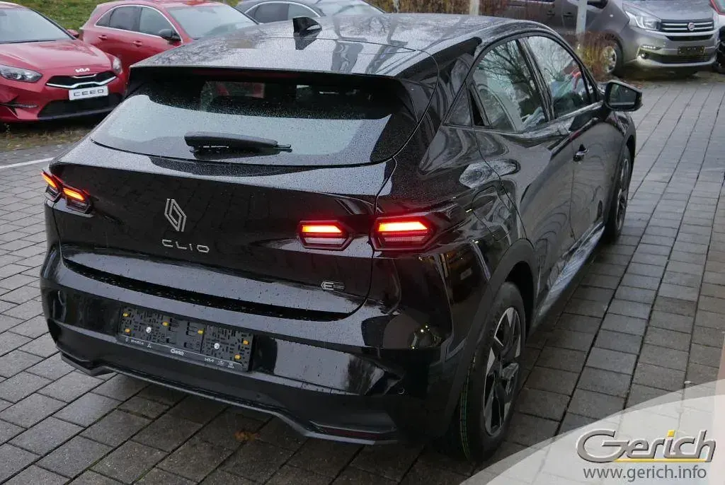 Gebraucht Renault Clio Evolution 158 PS (116 kW) 2026 Black pearlschwarz metallic Kleinwagen