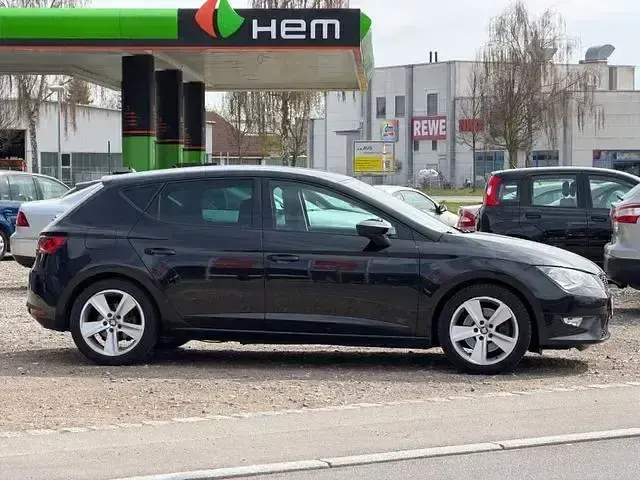 Second-hand Seat Leon FR 184 CP (135 kW) 2017 Negru Berlinǎ