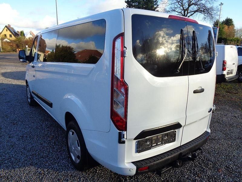Gebraucht Ford Transit Custom 131 PS (96 kW) 2022 Frozen white Van / Kleinbus