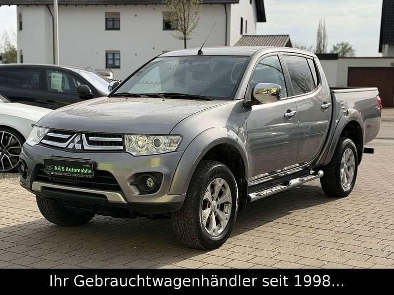 Gebraucht Mitsubishi L200 Intense 178 PS (130 kW) 2014 Grau Pickup