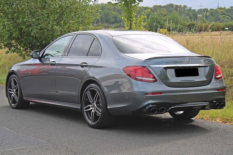 Gebraucht Mercedes E220 AMG 194 PS (142 kW) 2016 Grau Limousine