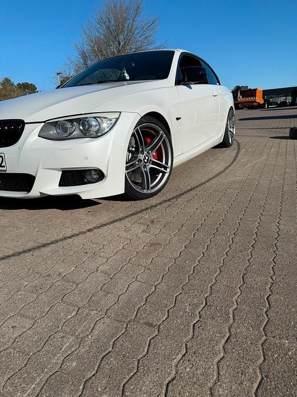 Gebraucht BMW 335 Cabriolet 306 PS (225 kW) 2012 Weiß Cabrio