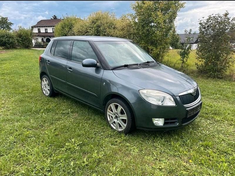 Grau Gebraucht 2007 Skoda Fabia Ambiente Kleinwagen | 2.599 € (Guter Preis) - Bild 1/4