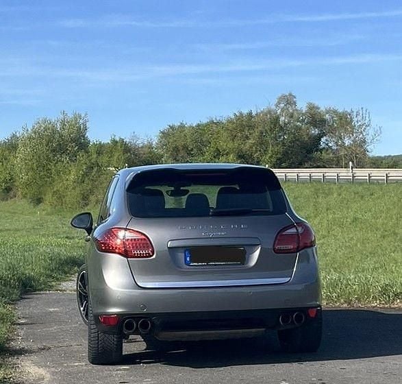 Second-hand Porsche Cayenne 245 CP (180 kW) 2012 Gri SUV
