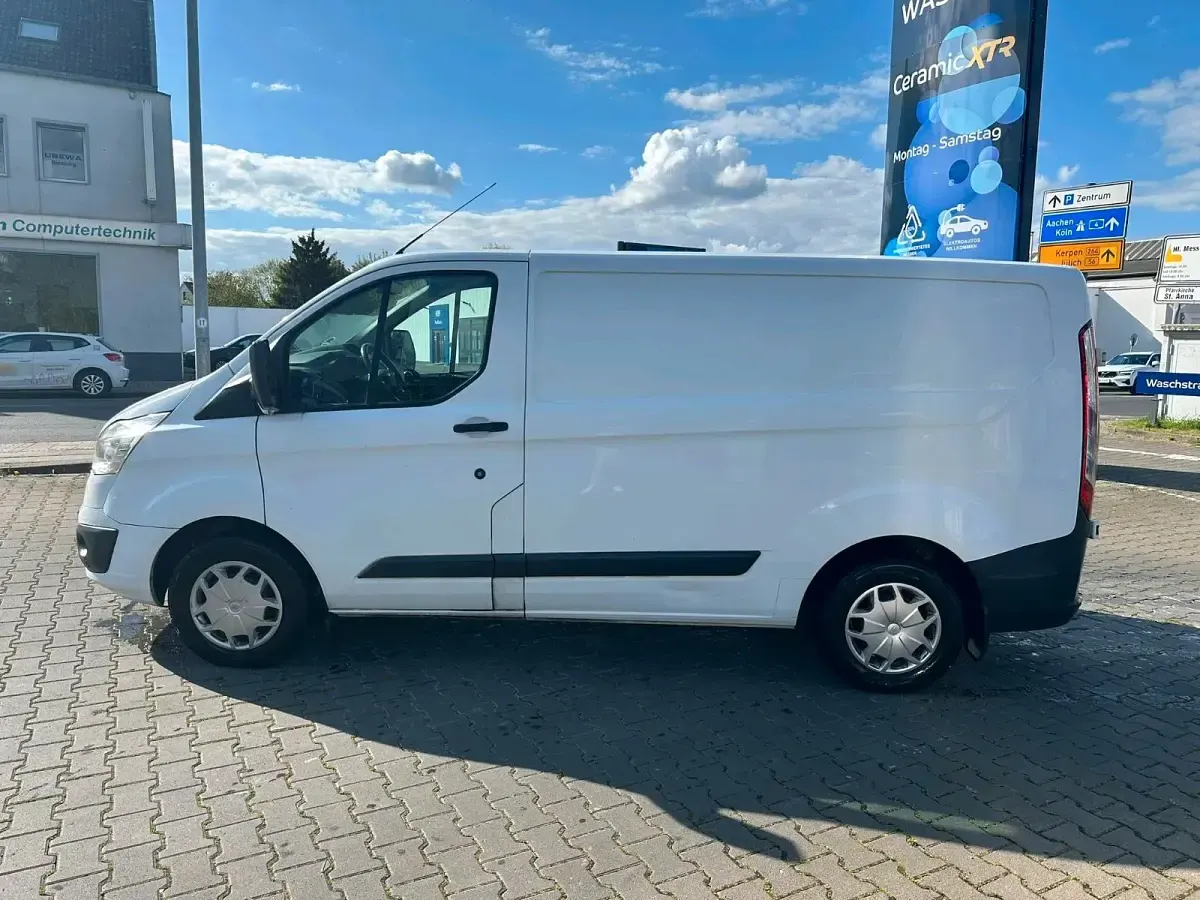 Gebraucht Ford Transit Custom 130 PS (95 kW) 2016 Weiß Van / Kleinbus