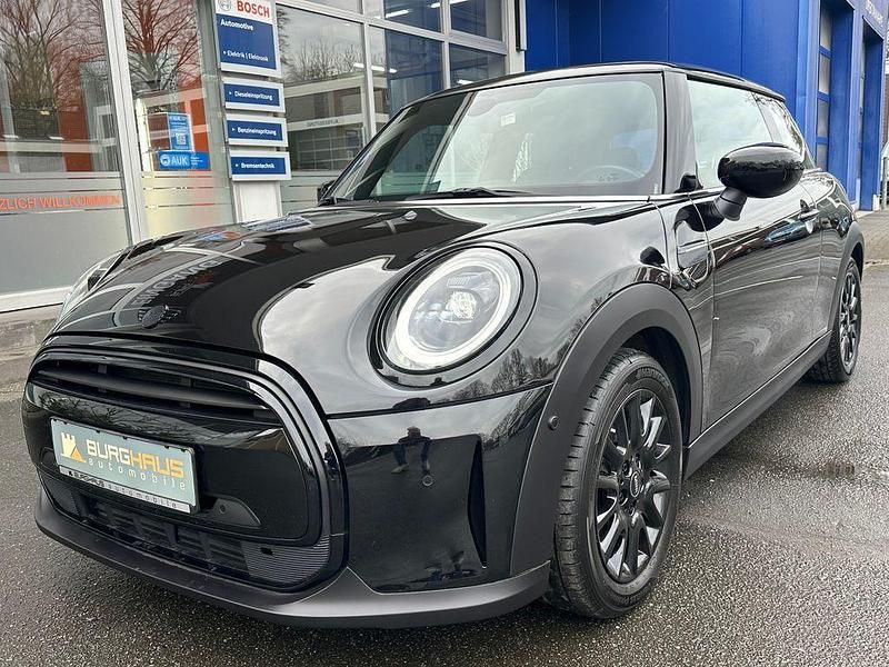 Second-hand Mini ONE 102 CP (75 kW) 2022 Negru Hatchback