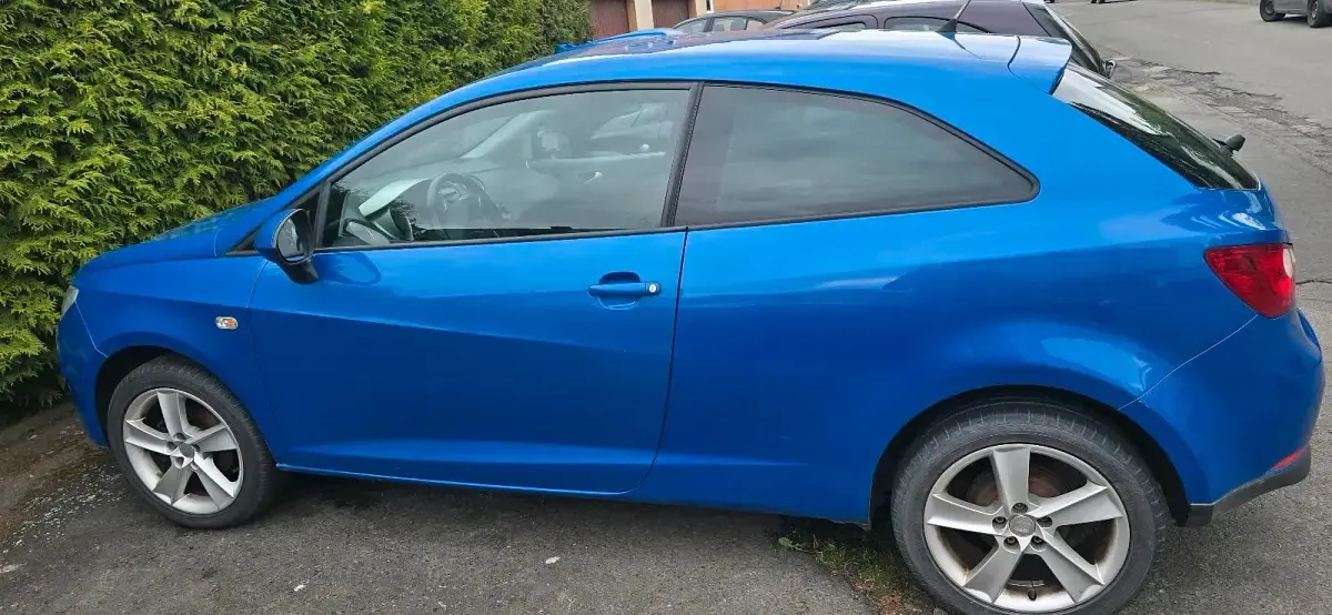 Gebraucht Seat Ibiza 96 PS (70 kW) 2011 Blau Kleinwagen