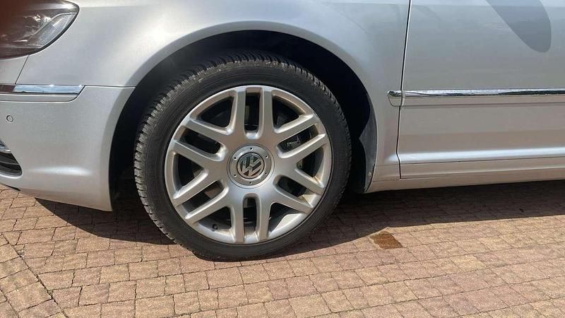 Second-hand VW Phaeton 245 CP (180 kW) 2012 Argintiu Berlinǎ