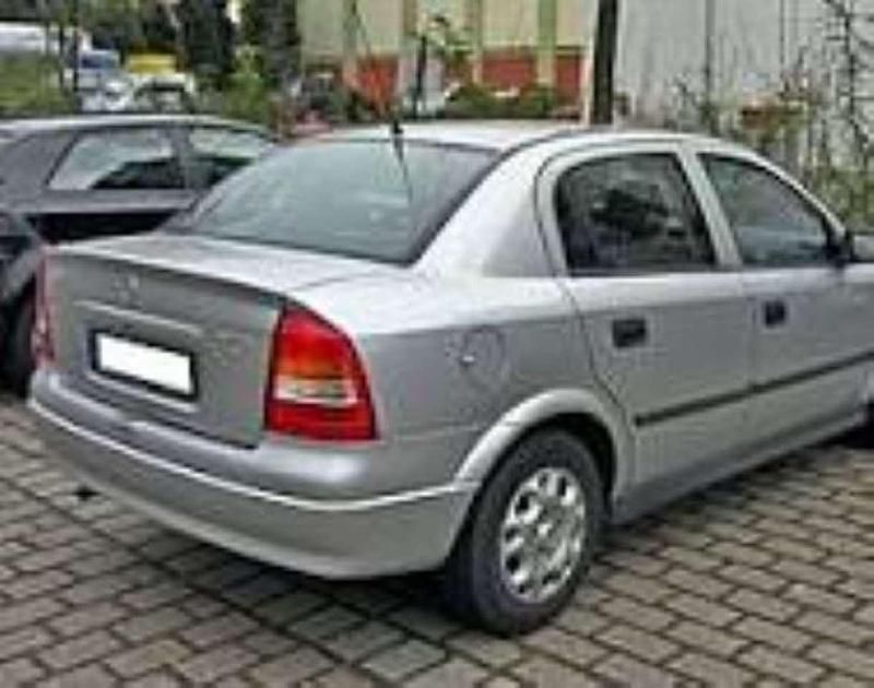 Gebraucht Opel Astra 85 PS (62 kW) 2002 Silber Limousine