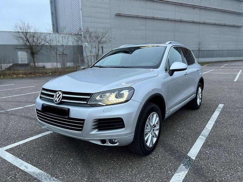 Silber Gebraucht 2012 VW Touareg Exclusive SUV | 12.750 € (Fairer Preis) - Bild 1/4