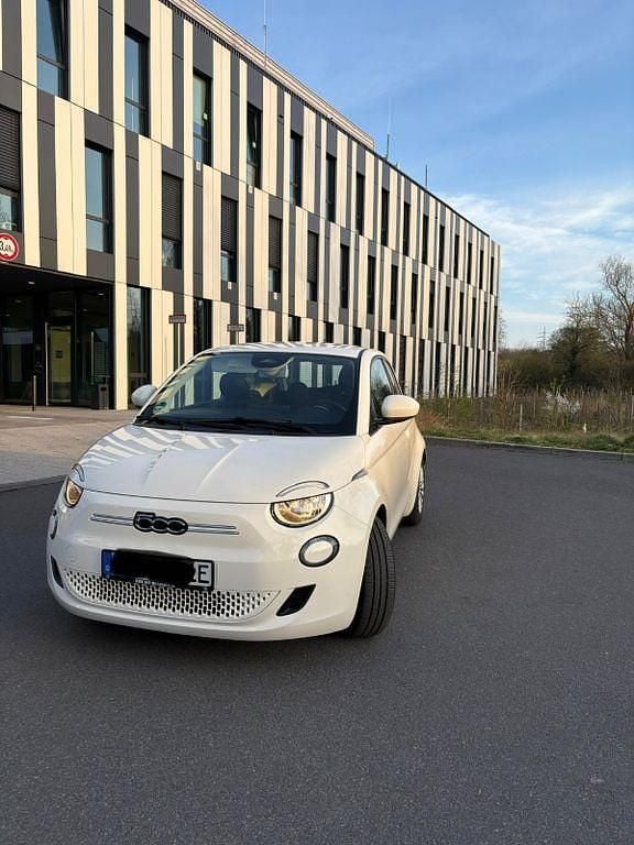 Gebraucht Fiat 500e 69 kW (95 PS) 2023 Weiß Limousine