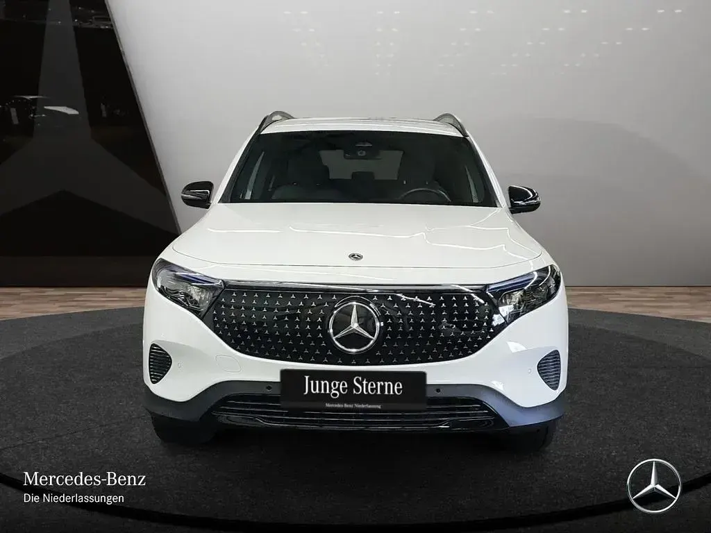 Gebraucht Mercedes EQB250+ Night 139 kW (190 PS) 2025 Weiß SUV